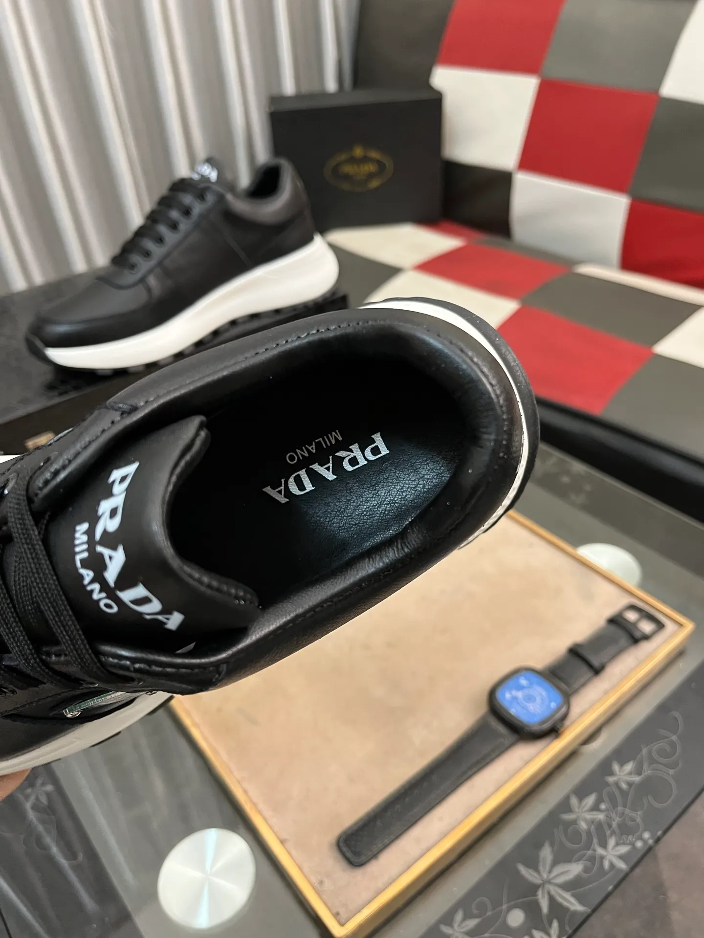 Men's shoes 💰440⌚️⌚️ PRADA [Prada] popular men's shoes, casual shoes and sports shoes! High-end quality 🍀 The upper is made of imported original cowhide 💥 cowhide lining; the original molded outsole. The style is correct and elegant, comfortable and versatile💪 Three quality guarantees. Size: 38-44, 3️⃣colors available.